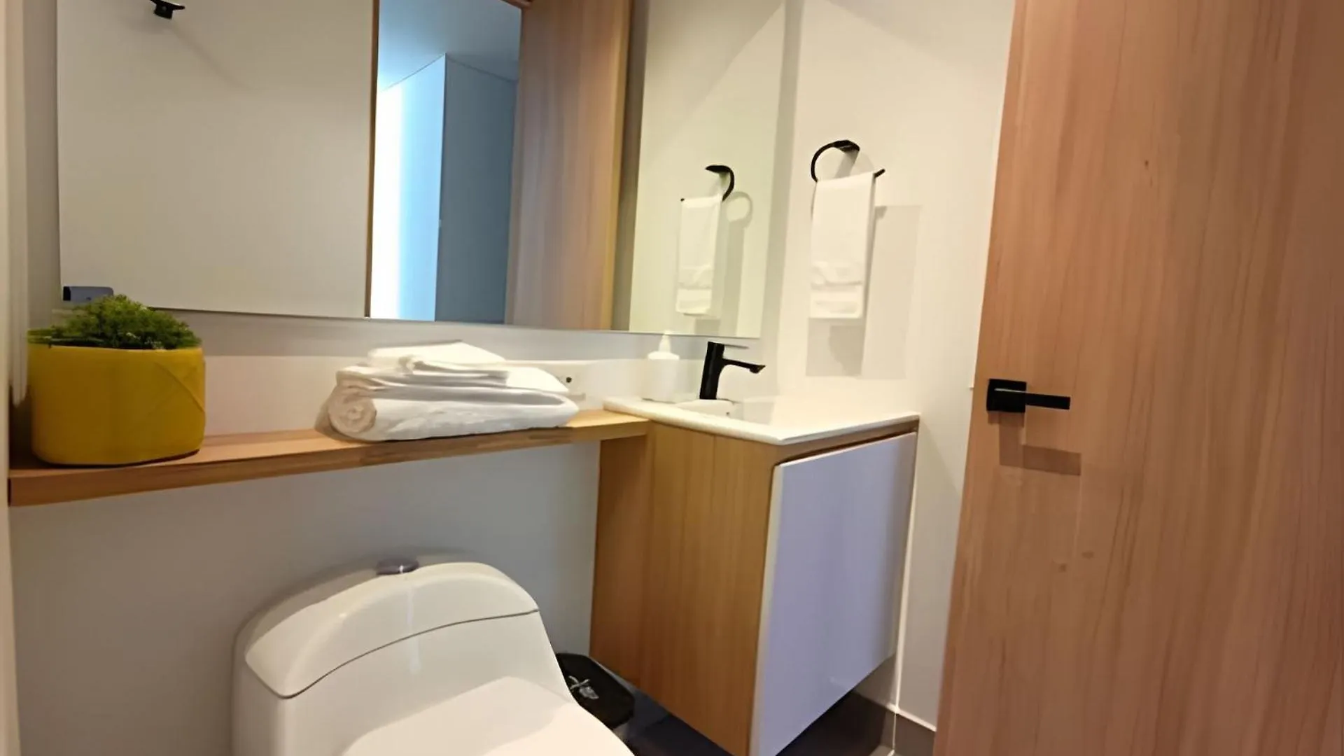 Confort Con 2 Habitaciones,Balcon,Parking, Usaquen Bogota 0*,